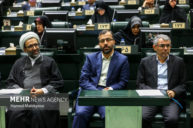 مراسم تقدیر از مدال‌آوران، کادر فنی و مسئولان تیم‌های ملی کشتی آزاد و فرنگی در مجلس