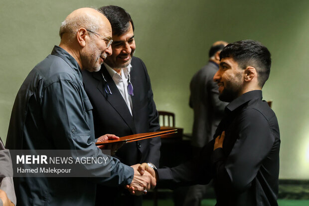 تقدیر از مدالآوران، کادر فنی و مسئولان تیمهای ملی کشتی آزاد و فرنگی 54