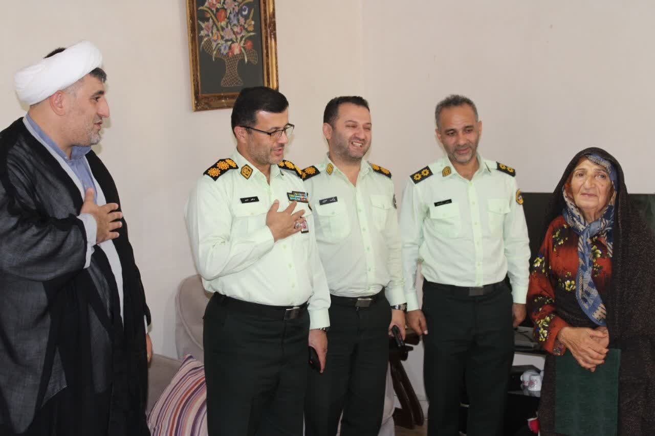 سرهنگ احدی: تکریم از خانواده شهدا وظیفه همگانی است