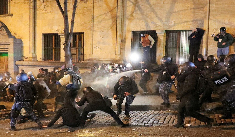 32 police officers injured in riots in Tbilisi