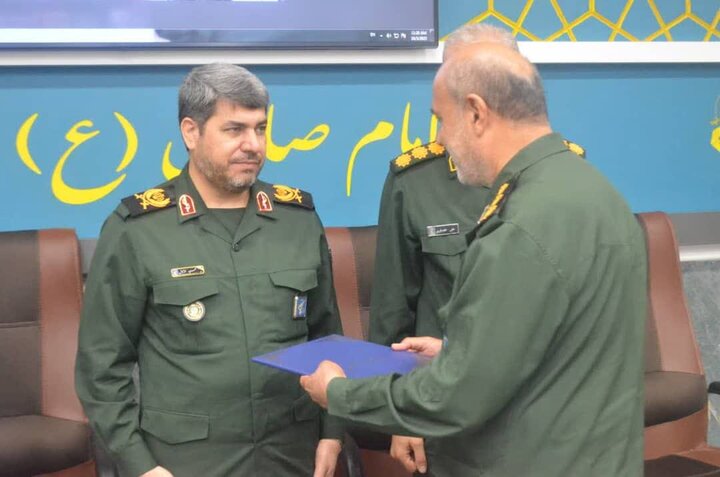 فرمانده سپاه بوشهر: یک مدرسه و یک درمانگاه در همه شهرستانها میسازیم فرمانده سپاه بوشهر: یک مدرسه و یک درمانگاه در همه شهرستانها میسازیم