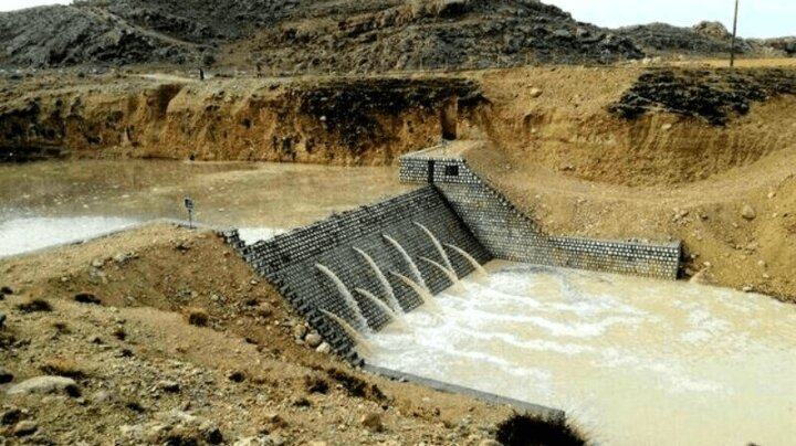 بهرهمندی ۳۰۰ خانوار از بهسازی پنج سازه آبخیزداری در قاینات بهرهمندی ۳۰۰ خانوار از بهسازی پنج سازه آبخیزداری در قاینات