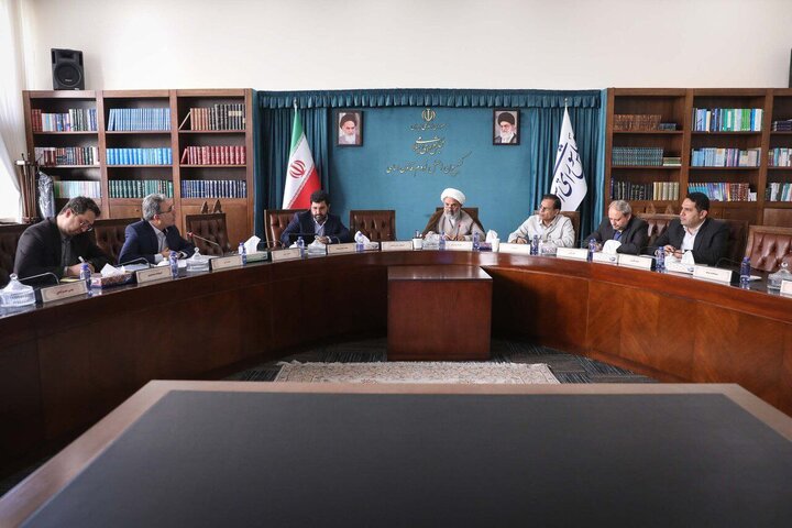 بررسی عملکرد دستگاهها در اجرای سند ملی طب سنتی در کمیسیون اصل نود