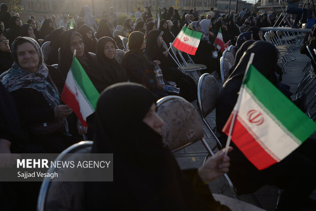 گردهمایی دلداگان مقاومت در حمایت از کاروان صمود در همدان