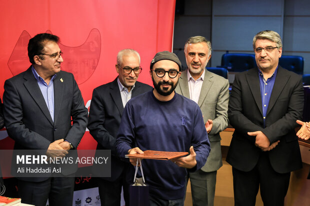 مراسم اختتامیه نمایشگاه عکس۱۲ روز ایران