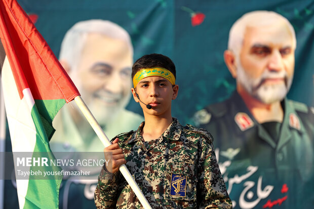 گردهمایی دلداگان مقاومت در حمایت از کاروان صمود در همدان