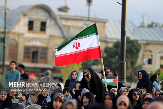 گردهمایی دلداگان مقاومت در حمایت از کاروان صمود در همدان
