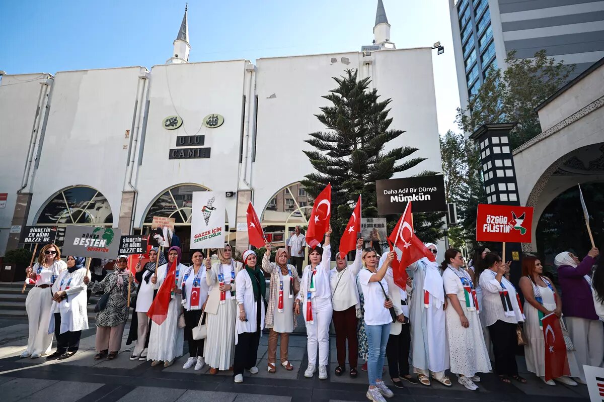 Türkiye’nin 81 ilinde kadınlardan Gazze için destek zinciri