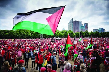 طوفانی که به جهان رسید