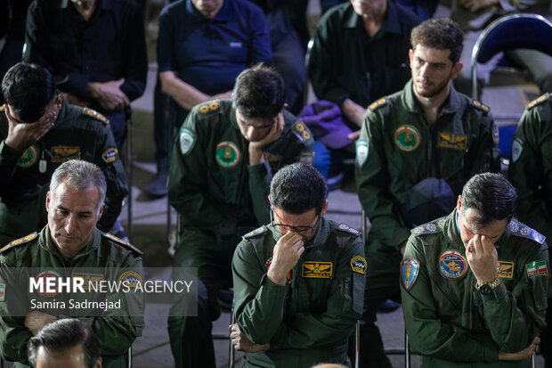 تشییع پیکر شهدای خلبان سانحه هوایی اشترانکوه 7