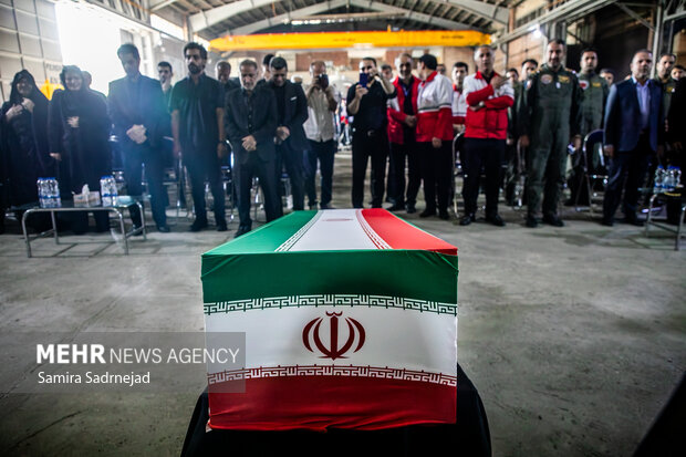 تشییع پیکر شهدای خلبان سانحه هوایی اشترانکوه 15