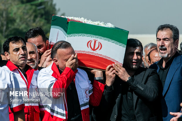 تشییع پیکر شهدای خلبان سانحه هوایی اشترانکوه 22