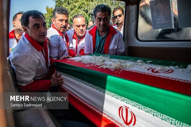 تشییع پیکر شهدای خلبان سانحه هوایی اشترانکوه 27