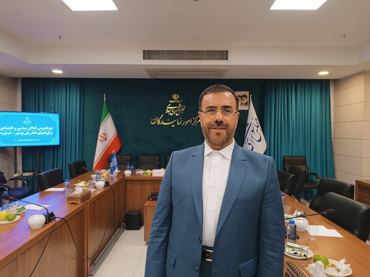 استاندار فارس:راهآهن شیراز-بوشهر بر اساس مدلی نوین تأمین مالی میشود استاندار فارس:راهآهن شیراز-بوشهر بر اساس مدلی نوین تأمین مالی میشود