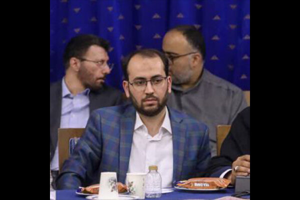 ارزش‌های فرهنگی را از طریق طراحی لباس‌ها نهادینه می کنیم