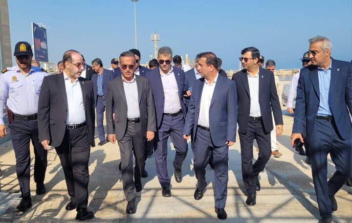 سرپرست بنادر بوشهر: زیرساختهای بندر خارگ توسعه مییابد