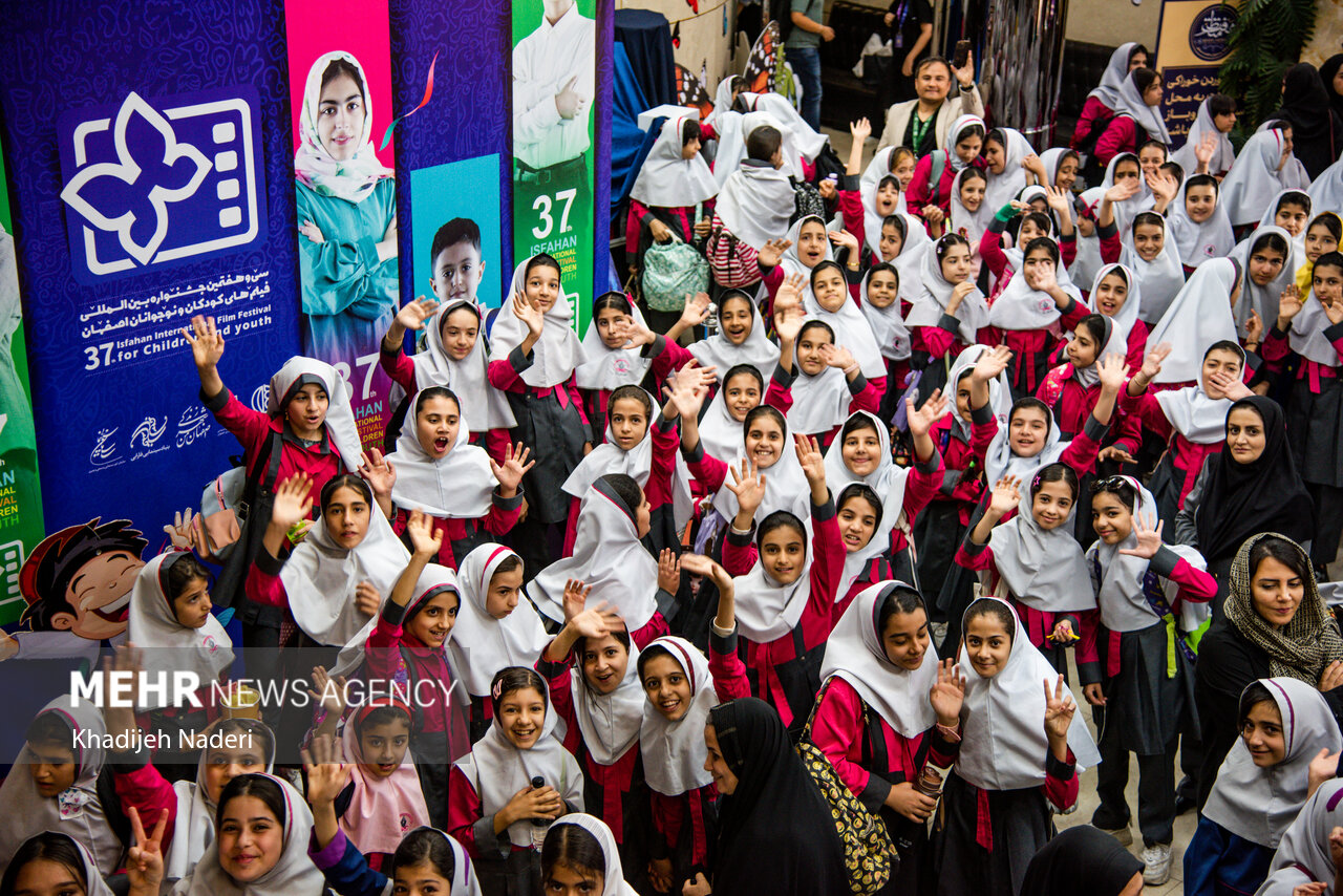 جشن کودکان گلستانی در مسیر حال خوش زندگی