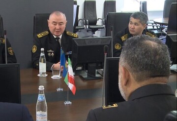 İran Donanma Komutanı Azeri ve Kazak mevkidaşlarıyla görütşü