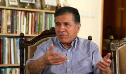 یاحقی: زبان فارسی؛ حافظ هویت ملی و پیوند ملت‌های فارسی‌زبان