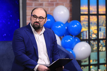 بازخوردهای متفاوت به «هچل هفت»؛ این ‌روزها همه می‌خواهند استندآپ کنند!