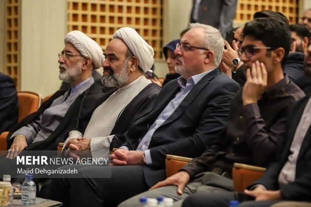 آیین نکوداشت صدمین زادروز «ایرج افشار» پدر کتاب‌شناسی ایران در یزد 13