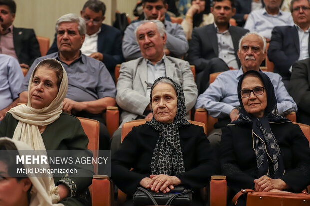 آیین نکوداشت صدمین زادروز «ایرج افشار» پدر کتاب‌شناسی ایران در یزد 23