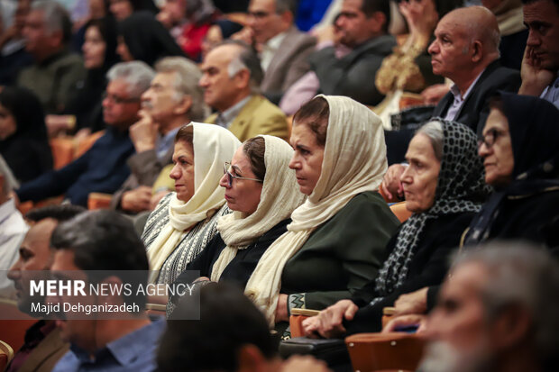 آیین نکوداشت صدمین زادروز «ایرج افشار» پدر کتاب‌شناسی ایران در یزد 17