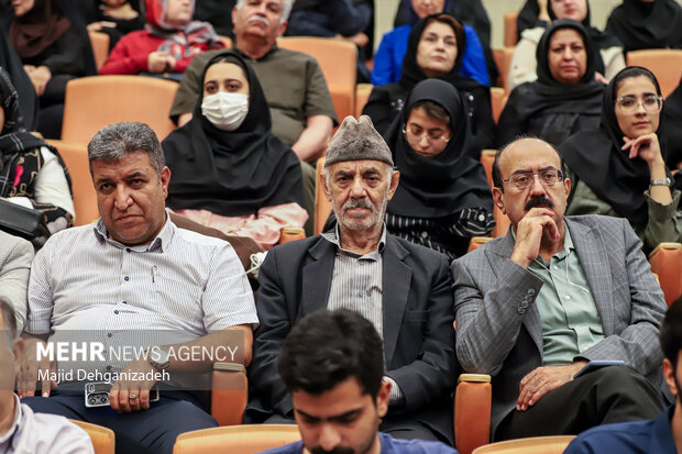 آیین نکوداشت صدمین زادروز «ایرج افشار» پدر کتاب‌شناسی ایران در یزد 25
