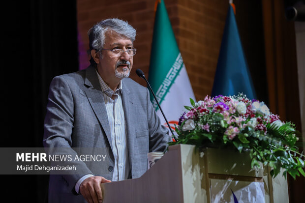 آیین نکوداشت صدمین زادروز «ایرج افشار» پدر کتاب‌شناسی ایران در یزد 29