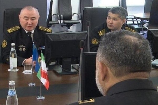 مذاکرات دوجانبه فرمانده نداجا در حاشیه اجلاس خزری