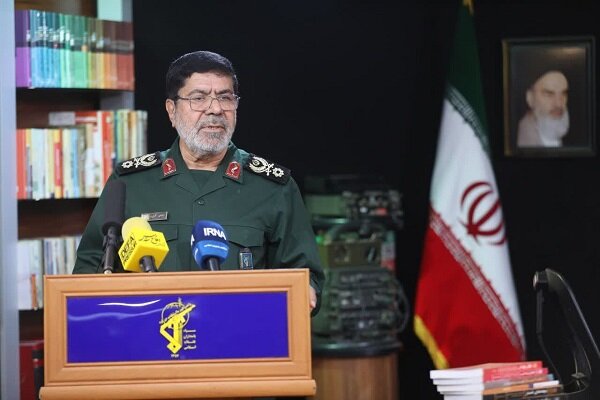 سردار شریف: برخی کشورها برای داشتن یک قهرمان ما، افسانهسازی میکنند