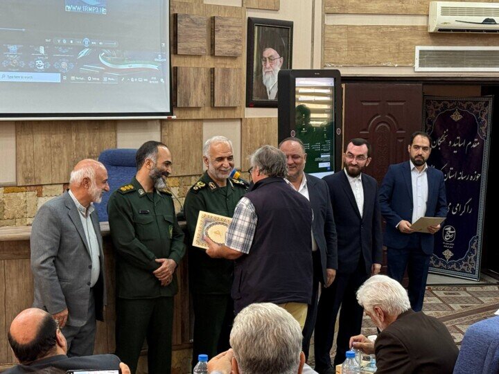 تجلیل از خبرنگاران خبرگزاری مهر در آیین گرامیداشت «صدای حقیقت»کرمانشاه