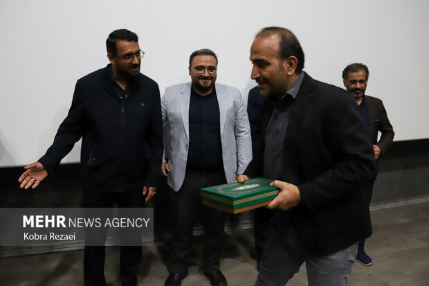 رونمایی از مستند «استاد فرشچیان» و نماهنگ «چای و گلاب» در مشهد
