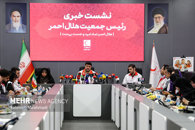 نشست خبری رئیس جمعیت هلال احمر 7