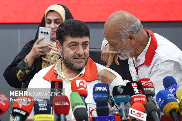 نشست خبری رئیس جمعیت هلال احمر 3