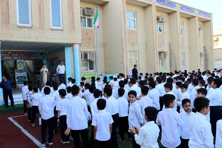 امام‌جمعه دیر: کسب علم مهمترین رسالت دانش‌آموزان است