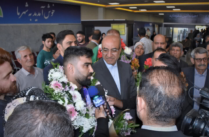 استقبال باشکوه از قهرمانان پارادوومیدانی کرمانشاه استقبال باشکوه از قهرمانان پارادوومیدانی کرمانشاه