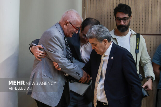 شفیعی کدکنی: ایرج افشار نماینده جهان ایرانی در صد سال اخیر است