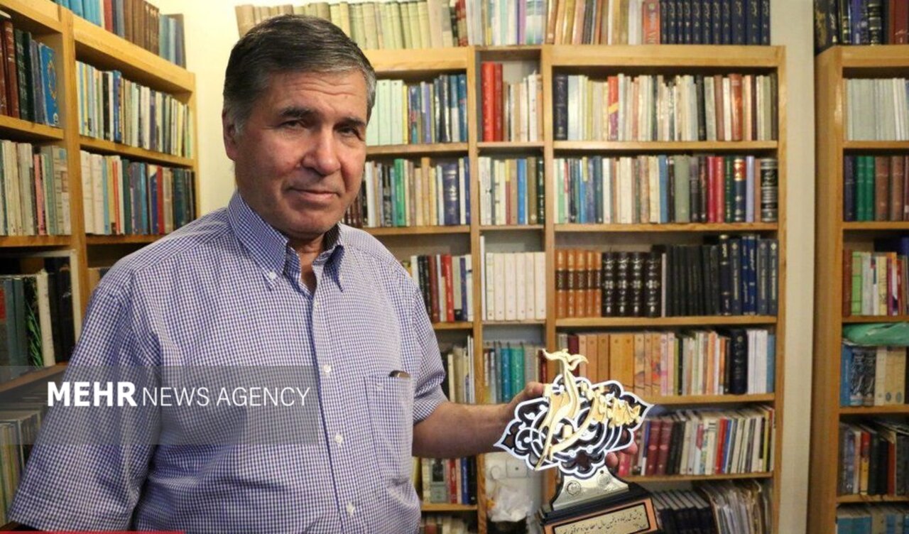 یاحقی: زبان فارسی؛ حافظ هویت ملی و پیوند ملت‌های فارسی‌زبان 5