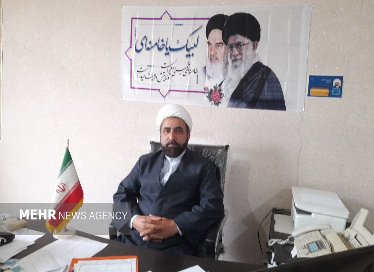 عزیزی: رفع مهجوریت قرآن در گرو محوریت یافتن آن در زندگی روزمره است عزیزی: رفع مهجوریت قرآن در گرو محوریت یافتن آن در زندگی روزمره است