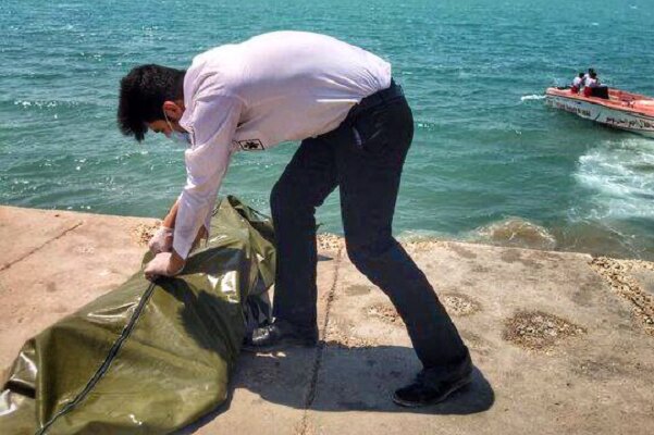 غرق شدن صیاد درگهانی حین صید میگو در آبهای خلیج فارس غرق شدن صیاد درگهانی حین صید میگو در آبهای خلیج فارس