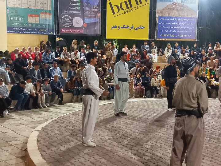 آغاز سومین جشنواره منطقهای تئاتر زیویه؛نمایشهایی از دل فرهنگ کردستان آغاز سومین جشنواره منطقهای تئاتر زیویه؛نمایشهایی از دل فرهنگ کردستان