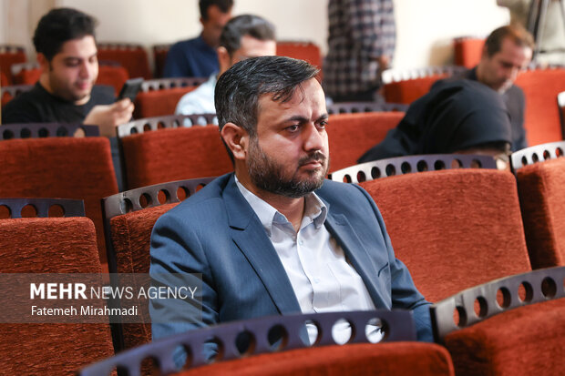 همایش بینالمللی «خیزش فرزانگان در برابر خردکشی» 8