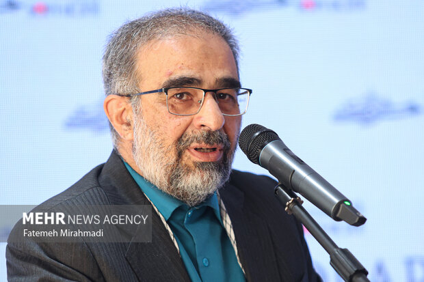 همایش بینالمللی «خیزش فرزانگان در برابر خردکشی» 16