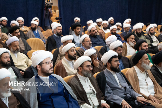 نشست تخصصی تبینی و گفتمان مقدس در گرگان