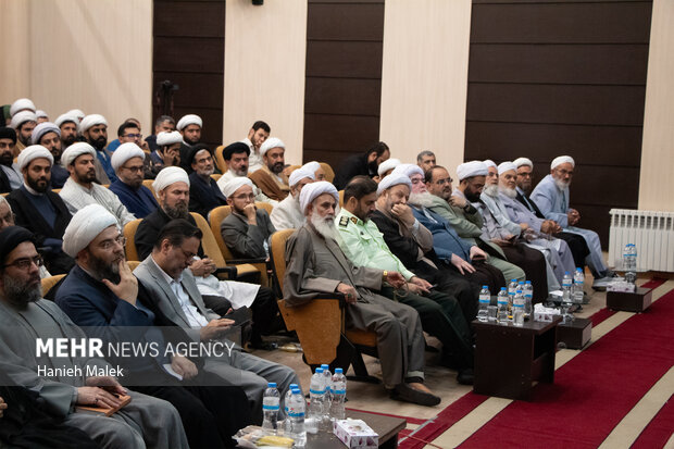 نشست تخصصی تبینی و گفتمان مقدس در گرگان