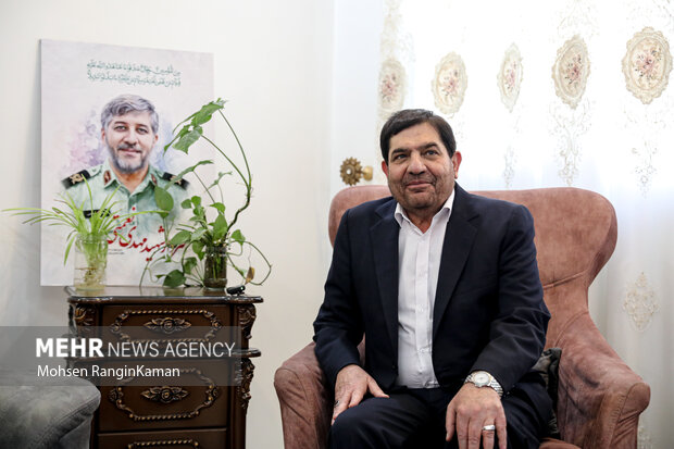 دیدار محمد مخبر با خانواده سردار شهید مهدی نعمتی 7