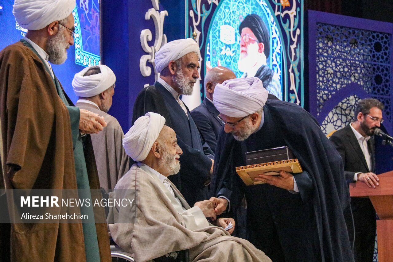 سیودومین اجلاس سراسری نماز در رشت سیودومین اجلاس سراسری نماز در رشت