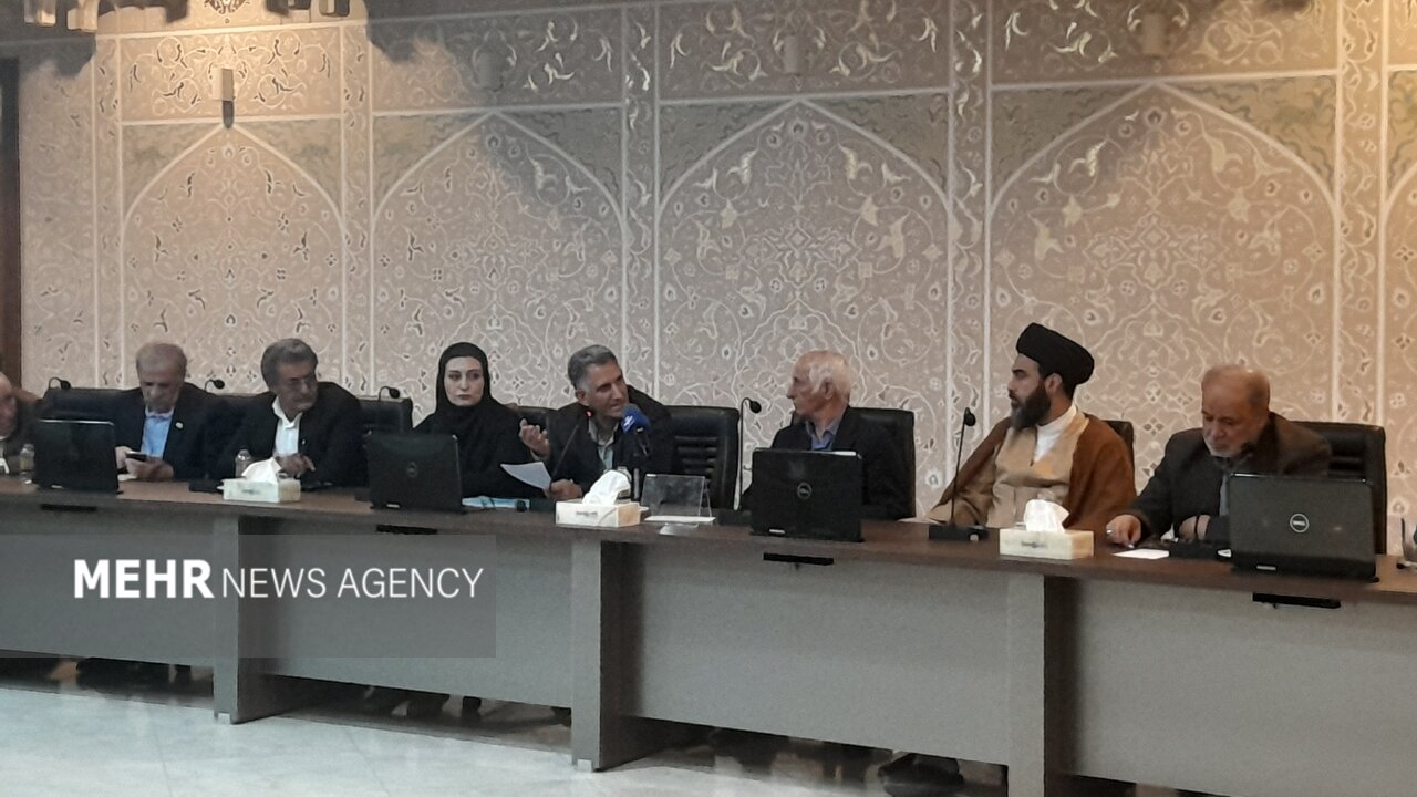 کشاورزان اصفهان در ۴ سال گذشته ۱۷۶ روز آب از زاینده رود دریافت کردند