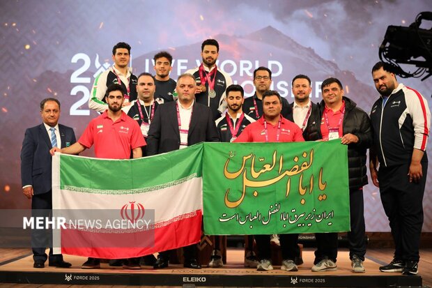 تیم ملی وزنهبرداری ایران در یک قدمی قهرمانی جهان / چشم انتظار یک طلا
